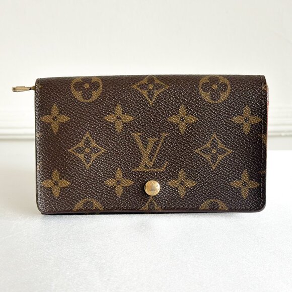 Louis Vuitton Handbags - Louis Vuitton Monogram Wallet